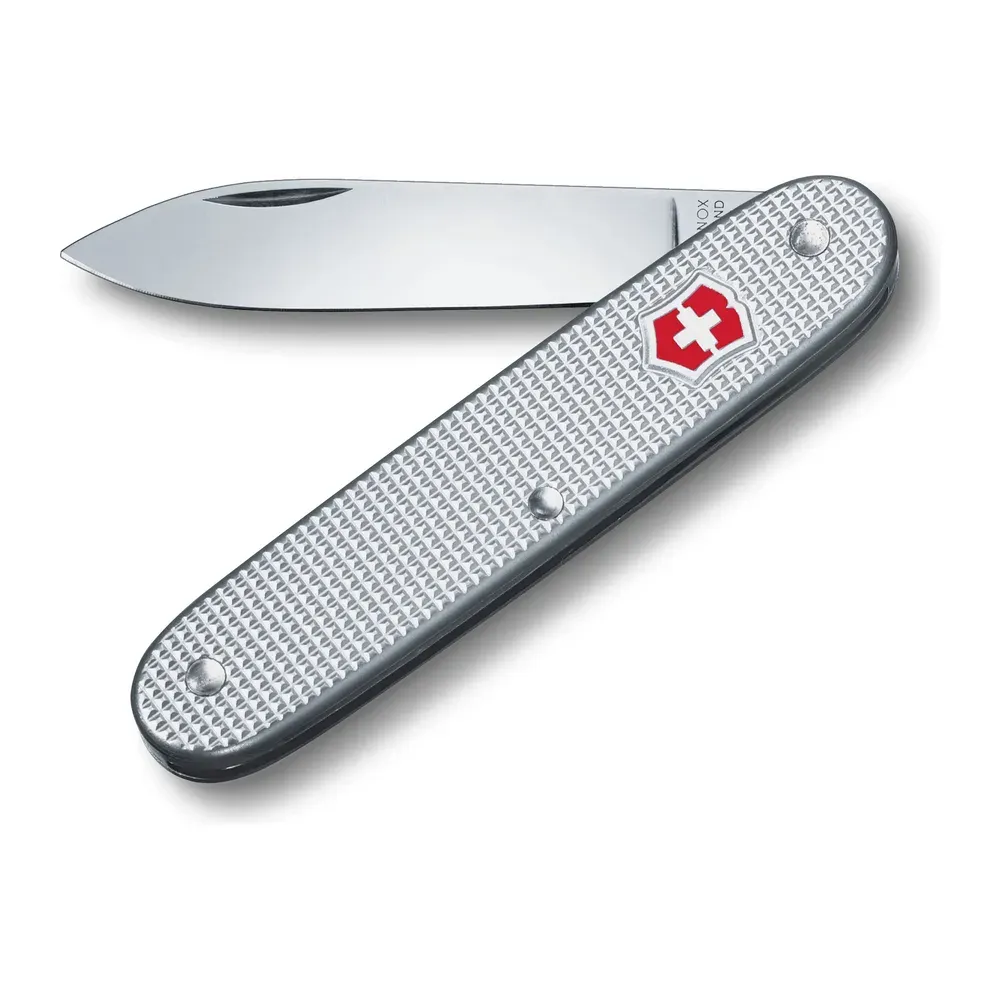 Navaja Victorinox Swiss Army 1 con la hoja abierta y cachas de aluminio Alox plateadas con relieve